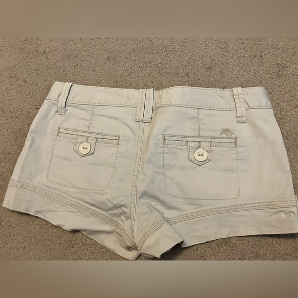 Light Tan Aeropostale Shorts - Picture 2 of 3